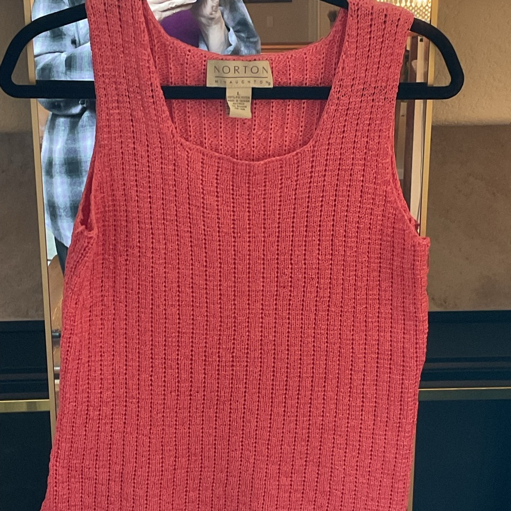 Pink Ribbed Tank Top - Picture 2 of 4